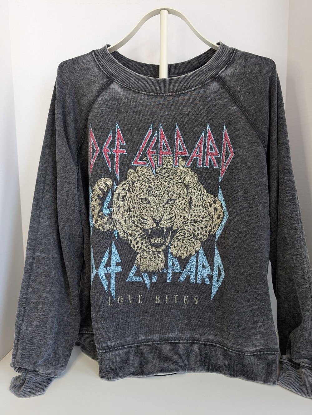 ​⚡ Recycled Karma Def Leppard "Love Bites" Graphic Sweatshirt 🖤